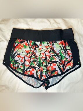 Under Armour Women’s S Printed Running Shorts Speedpocket Lined Athletic Shorts